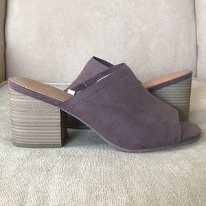 Peep toe Brown Suede Mules
